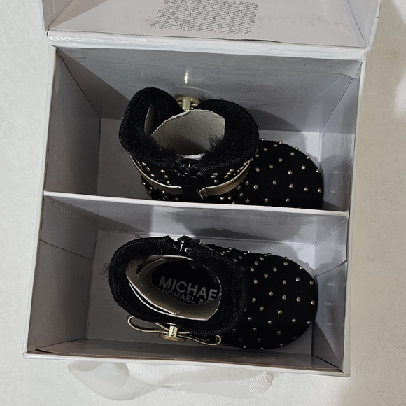 Michael Kors Baby Grace Black & Gold Stud Boots Size 2 - Picture 7 of 8